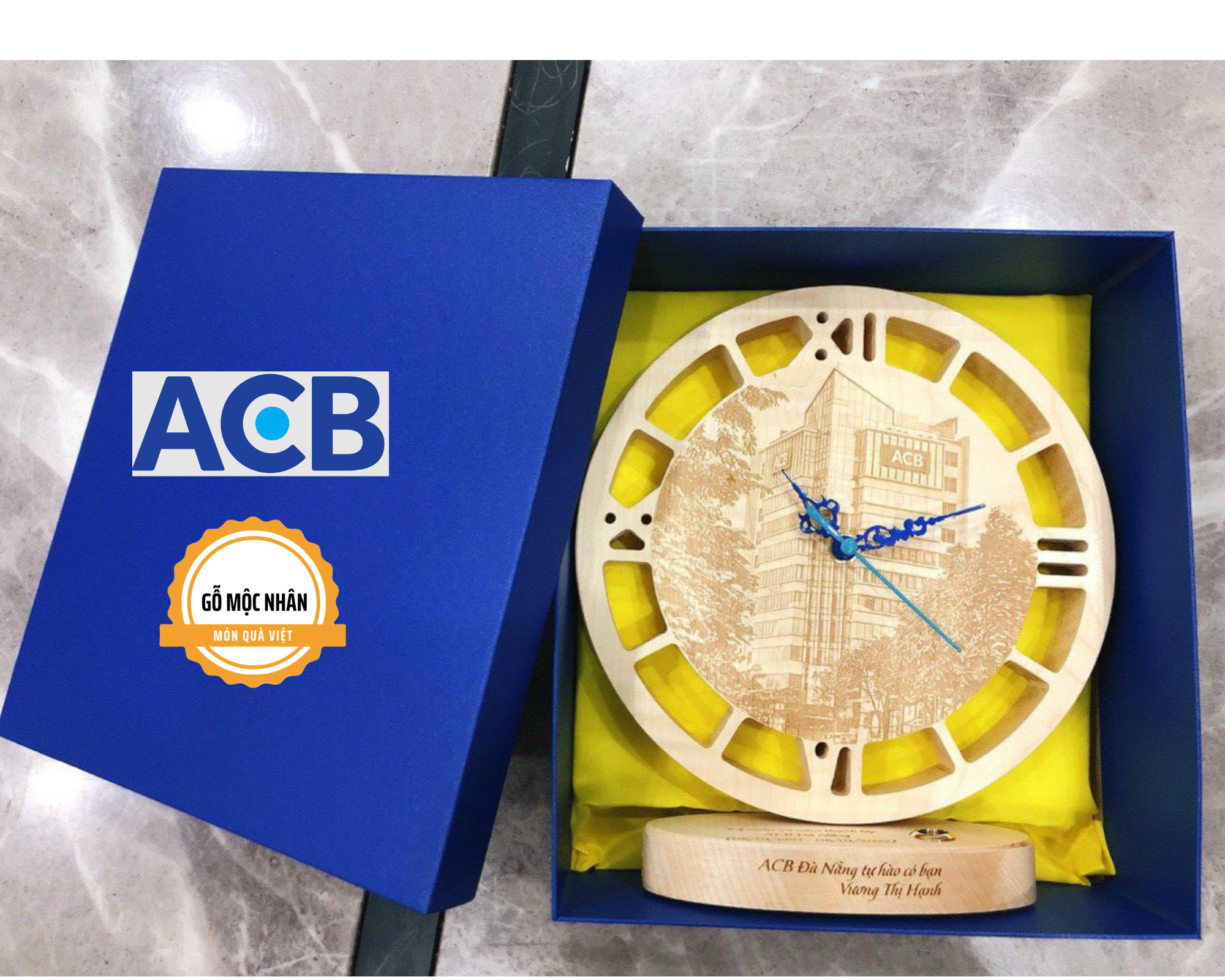 ACB Bank tặng Đồng Hồ Gỗ cho Quý Đối Tác và Nhân Viên