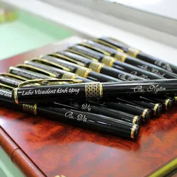 Bút Bi Kim Loại Nắp Đậy Tổ Ong CTBKL01