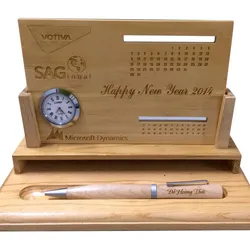 Lịch gỗ để bàn ấn tượng 004