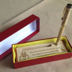 Quà tặng bút gỗ khắc tên cho công giáo