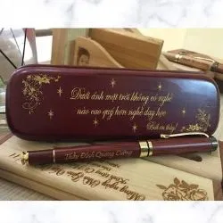 Combo Hộp Bút Gỗ Khắc Tên HVDC4