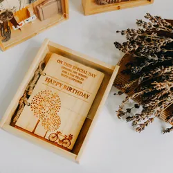 Thiệp gỗ có hộp đựng