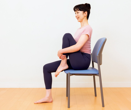 Hai Bài Tập Giúp Duy Trì Sức Mạnh Cơ Bắp Khi Ngồi Đúng Cách Hai Bài Tập Giúp Duy Trì Sức Mạnh Cơ Bắp Khi Ngồi Đúng Cách