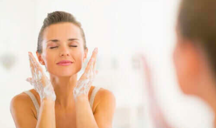 Bí Quyết Giữ Làn Da Tươi Trẻ Ở Tuổi 40 Bí Quyết Giữ Làn Da Tươi Trẻ Ở Tuổi 40