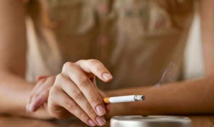 Tôi biết? 6 thói quen xấu đẩy nhanh quá trình lão hóa Tôi biết? 6 thói quen xấu đẩy nhanh quá trình lão hóa