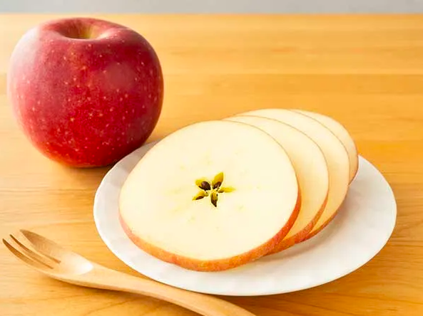 Ăn Táo Tươi Tốt Hơn Táo Chín: Lợi Ích Sức Khỏe Từ Một Quả Mỗi Ngày Ăn Táo Tươi Tốt Hơn Táo Chín: Lợi Ích Sức Khỏe Từ Một Quả Mỗi Ngày