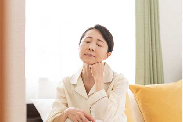 Bệnh Lý Tuyến Giáp Thường Gặp Ở Người Trên 50 Tuổi: Cảnh Giác Với Sự Nhầm Lẫn Với Các Bệnh Lý Khác Bệnh Lý Tuyến Giáp Thường Gặp Ở Người Trên 50 Tuổi: Cảnh Giác Với Sự Nhầm Lẫn Với Các Bệnh Lý Khác