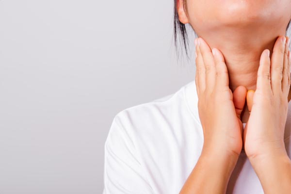 Bệnh Lý Tuyến Giáp Thường Gặp Ở Người Trên 50 Tuổi: Cảnh Giác Với Sự Nhầm Lẫn Với Các Bệnh Lý Khác Bệnh Lý Tuyến Giáp Thường Gặp Ở Người Trên 50 Tuổi: Cảnh Giác Với Sự Nhầm Lẫn Với Các Bệnh Lý Khác