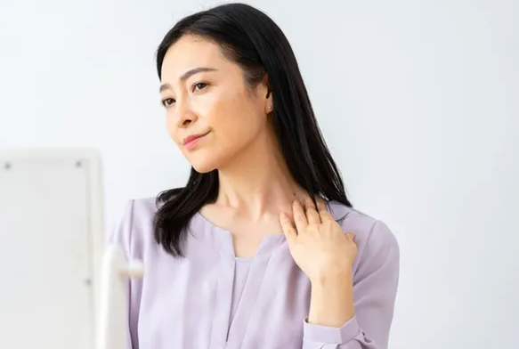 Cách Phòng Ngừa Và Cải Thiện Nếp Nhăn Vùng Cổ Cách Phòng Ngừa Và Cải Thiện Nếp Nhăn Vùng Cổ