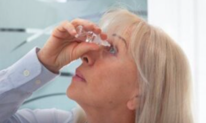 Cách Sử Dụng Thuốc Nhỏ Mắt Để Điều Trị Khô Mắt Cách Sử Dụng Thuốc Nhỏ Mắt Để Điều Trị Khô Mắt