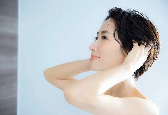 Cải Thiện Sức Khỏe Da Đầu Và Nuôi Dưỡng Tóc Chắc Khỏe Cải Thiện Sức Khỏe Da Đầu Và Nuôi Dưỡng Tóc Chắc Khỏe