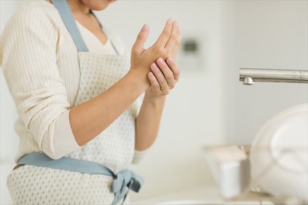 Nguyên Nhân Gây Ra Cảm Giác Đau Ở Ngón Tay Và Những Bệnh Lý Thường Gặp Nguyên Nhân Gây Ra Cảm Giác Đau Ở Ngón Tay Và Những Bệnh Lý Thường Gặp