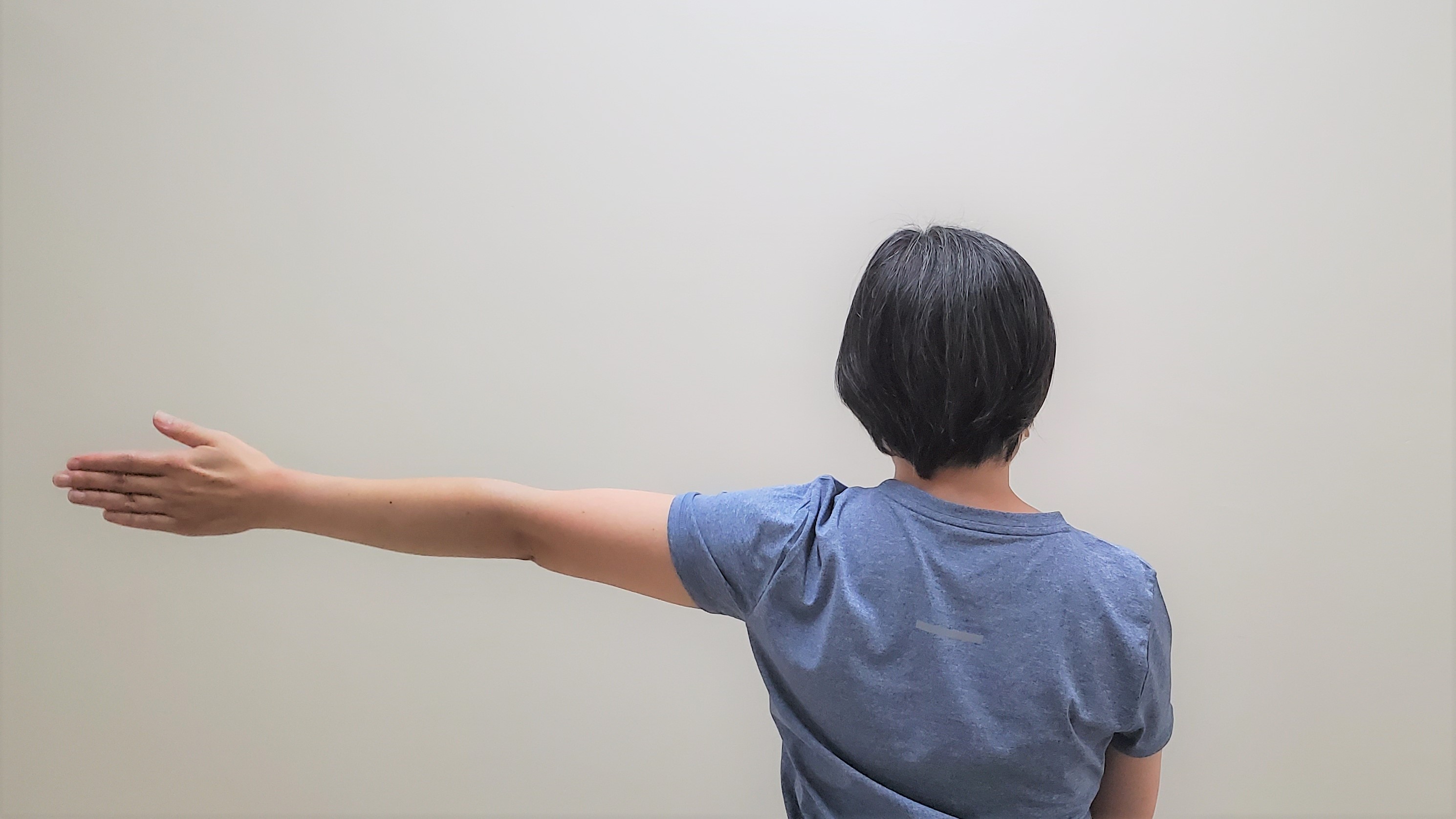 Hướng Dẫn Thực Hiện Động Tác Kéo Dãn "Bóc Bả Vai" Chính Xác Hướng Dẫn Thực Hiện Động Tác Kéo Dãn "Bóc Bả Vai" Chính Xác