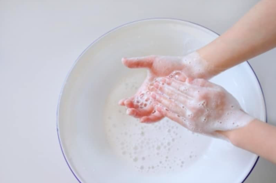 Những Thói Quen Chăm Sóc Tay Giúp Bạn Duy Trì Vẻ Đẹp Và Trẻ Trung Những Thói Quen Chăm Sóc Tay Giúp Bạn Duy Trì Vẻ Đẹp Và Trẻ Trung