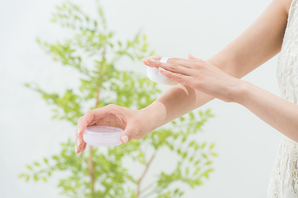 Đừng Để Mồ Hôi Dính Làm Bạn Bối Rối! Bí Quyết Xử Lý Vấn Đề Mồ Hôi Đừng Để Mồ Hôi Dính Làm Bạn Bối Rối! Bí Quyết Xử Lý Vấn Đề Mồ Hôi