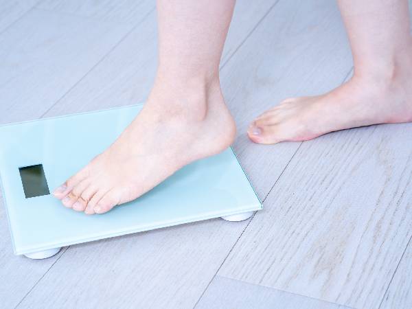 Tại Sao Một Số Người Lại Giảm Cân Trong Giai Đoạn Mãn Kinh Khi Mà Họ Thường Có Xu Hướng Tăng Cân? Tại Sao Một Số Người Lại Giảm Cân Trong Giai Đoạn Mãn Kinh Khi Mà Họ Thường Có Xu Hướng Tăng Cân?