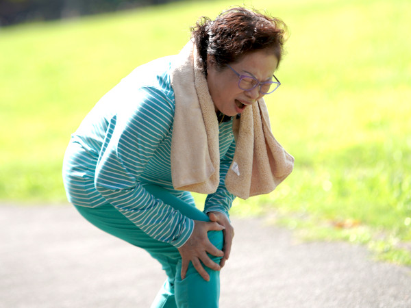 Hãy Chú Ý Ngay Cả Khi Bạn Không Cảm Thấy Đau! Đừng Bỏ Qua "Tiếng Kêu Ở Đầu Gối" Hãy Chú Ý Ngay Cả Khi Bạn Không Cảm Thấy Đau! Đừng Bỏ Qua "Tiếng Kêu Ở Đầu Gối"