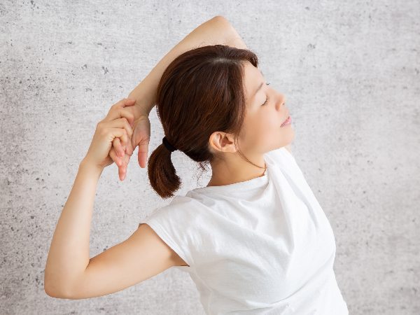 Kéo Giãn Có Thể Giúp Ngăn Ngừa Và Cải Thiện Tình Trạng Vai Bị Cứng Kéo Giãn Có Thể Giúp Ngăn Ngừa Và Cải Thiện Tình Trạng Vai Bị Cứng