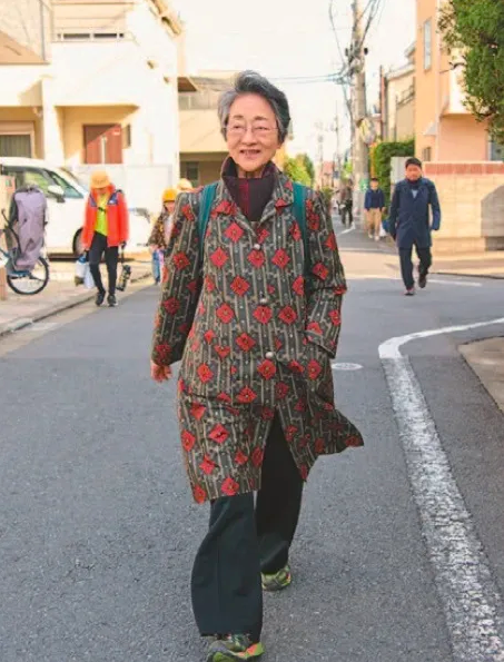 Khám Phá Những Thói Quen Lành Mạnh Từ Bác Sĩ 82 Tuổi! Khám Phá Những Thói Quen Lành Mạnh Từ Bác Sĩ 82 Tuổi!