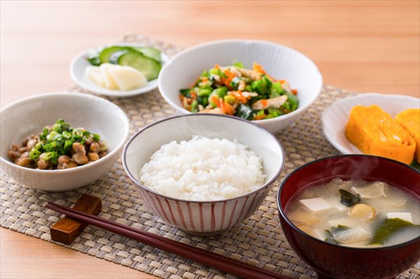 Kiểm Soát Triệu Chứng Mãn Kinh Qua Chế Độ Ăn Uống Kiểm Soát Triệu Chứng Mãn Kinh Qua Chế Độ Ăn Uống