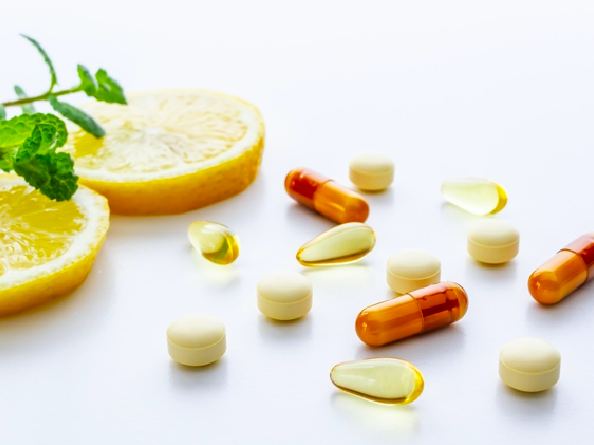 Lựa Chọn Sản Phẩm Bổ Sung Làm Trắng Da Có Khả Năng Giảm Thiểu Các Vết Nám Và Chứa Vitamin C Và E Lựa Chọn Sản Phẩm Bổ Sung Làm Trắng Da Có Khả Năng Giảm Thiểu Các Vết Nám Và Chứa Vitamin C Và E