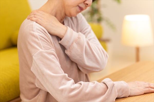 Biện Pháp Ngăn Ngừa Cứng Vai Ở Phụ Nữ Mãn Kinh Và Chăm Sóc Sức Khỏe Khớp Biện Pháp Ngăn Ngừa Cứng Vai Ở Phụ Nữ Mãn Kinh Và Chăm Sóc Sức Khỏe Khớp