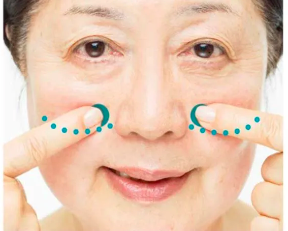 Nguyên Nhân Chảy Xệ Má & 7 Cách Tự Chăm Sóc Hiệu Quả Nguyên Nhân Chảy Xệ Má & 7 Cách Tự Chăm Sóc Hiệu Quả