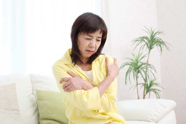 Phụ Nữ Dễ Bị Cảm Lạnh Hơn Nam Giới! Làm Gì Khi Chân Bị Chuột Rút? Phụ Nữ Dễ Bị Cảm Lạnh Hơn Nam Giới! Làm Gì Khi Chân Bị Chuột Rút?