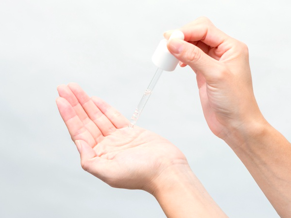 White Beau Essence - Tinh Chất Dưỡng Trắng Da Mờ Thâm Serum Vitamin C Có Tác Dụng Gì? Tôi Nên Chọn Như Thế Nào?