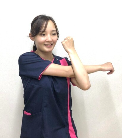 Tại Sao Cánh Tay Của Tôi Bị Đau? Giới Thiệu Các Động Tác Kéo Giãn Để Giảm Bớt Độ Cứng Tại Sao Cánh Tay Của Tôi Bị Đau? Giới Thiệu Các Động Tác Kéo Giãn Để Giảm Bớt Độ Cứng