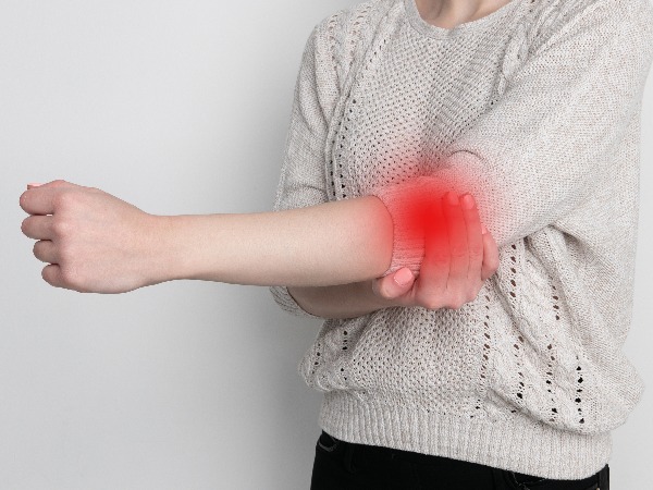 Tại Sao Tôi Cảm Thấy Đau Khi Chạm Vào Xương Khuỷu Tay? Nguyên Nhân Và Các Bệnh Liên Quan! Tại Sao Tôi Cảm Thấy Đau Khi Chạm Vào Xương Khuỷu Tay? Nguyên Nhân Và Các Bệnh Liên Quan!