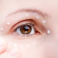 CHĂM SÓC VÙNG DA QUANH MẮT: 6 PHƯƠNG PHÁP ĐƠN GIẢN