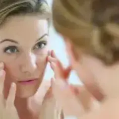 TÔI BIẾT? 6 THÓI QUEN XẤU ĐẨY NHANH QUÁ TRÌNH LÃO HÓA