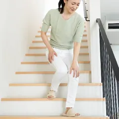 NGUYÊN NHÂN VÀ BỆNH LÝ GÂY ĐAU Ở KHU VỰC SAU ĐẦU GỐI, PHƯƠNG PHÁP ĐIỀU TRỊ VÀ GIÃN CƠ