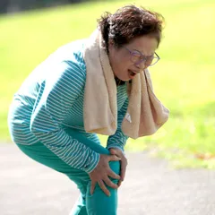 HÃY CHÚ Ý NGAY CẢ KHI BẠN KHÔNG CẢM THẤY ĐAU! ĐỪNG BỎ QUA TIẾNG KÊU Ở ĐẦU GỐI TẠI SAO ĐẦU GỐI CỦA TÔI LẠI PHÁT RA TIẾNG KÊU? PHƯƠNG PHÁP PHÒNG TRÁNH CÁC VẤN ĐỀ VỀ ĐẦU GỐI