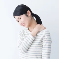 HÃY CẨN THẬN NẾU BẠN BỊ CỨNG VAI NGHIÊM TRỌNG! “HỘI CHỨNG CỔ-VAI-CÁNH TAY'' GÂY TÊ CÁNH TAY, NGÓN TAY LÀ GÌ?