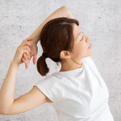 KÉO GIÃN CÓ THỂ GIÚP NGĂN NGỪA VÀ CẢI THIỆN TÌNH TRẠNG VAI BỊ CỨNG