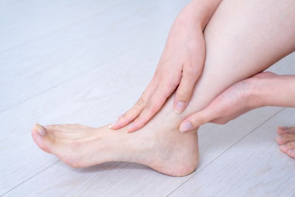 Khám Phá Lợi Ích Của Việc Xoay Mắt Cá Chân Và Cách Thực Hiện Đúng Cách! Khám Phá Lợi Ích Của Việc Xoay Mắt Cá Chân Và Cách Thực Hiện Đúng Cách!