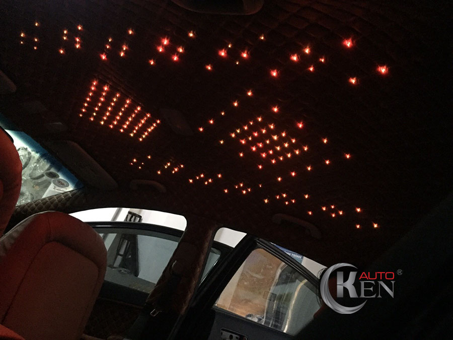 Mẫu trần xe hơi đèn led mới lạ ấn tượng Mẫu trần xe hơi đèn led mới lạ ấn tượng