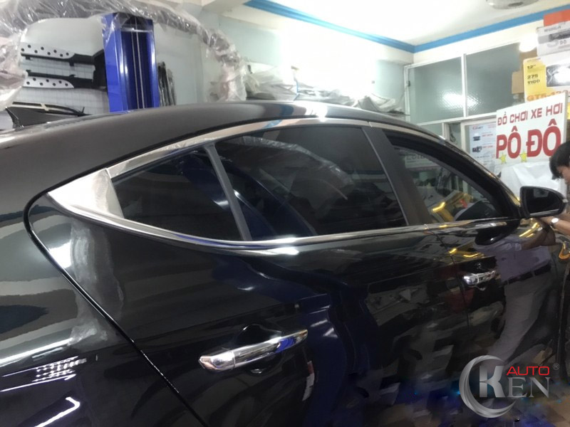 VIỀN KÍNH ELANTRA