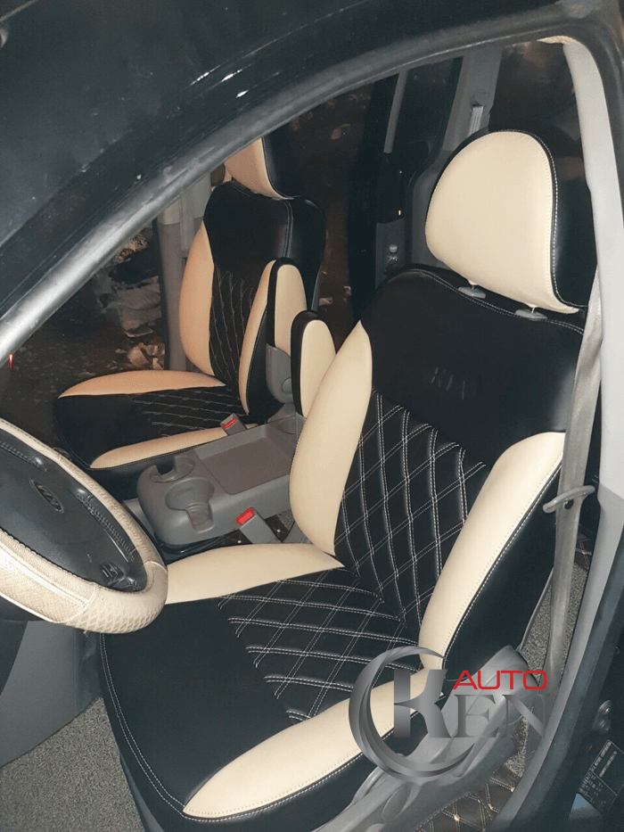 Những chiếc ghế được bọc lớp da dày dặn giúp bạn được thoải mái hơn khi ngồi. Những chiếc ghế được bọc lớp da dày dặn giúp bạn được thoải mái hơn khi ngồi. Những chiếc ghế được bọc lớp da dày dặn giúp bạn được thoải mái hơn khi ngồi.