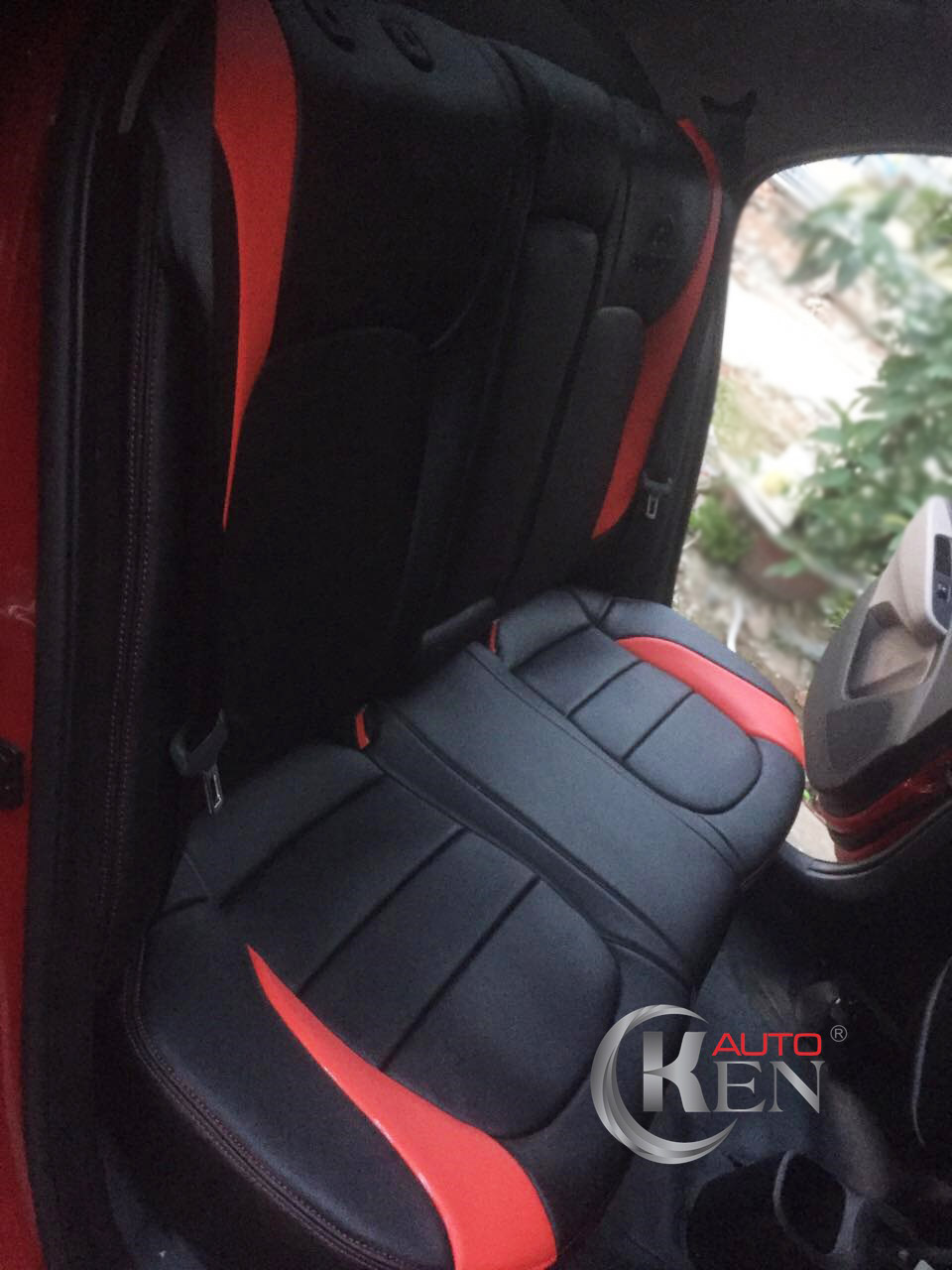 Bọc ghế da ô tô giá rẻ sẽ có ít tính năng và ưu điểm hơn so với chất liệu cao cấp. Bọc ghế da ô tô giá rẻ sẽ có ít tính năng và ưu điểm hơn so với chất liệu cao cấp.