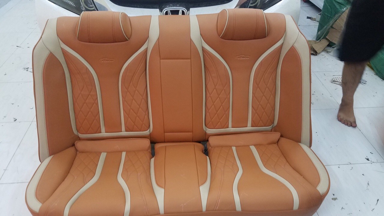 Kỹ thuật bọc ốp ảnh hưởng không nhỏ đến độ bền và vẻ đẹp của ghế xe hơi. Kỹ thuật bọc ốp ảnh hưởng không nhỏ đến độ bền và vẻ đẹp của ghế xe hơi.