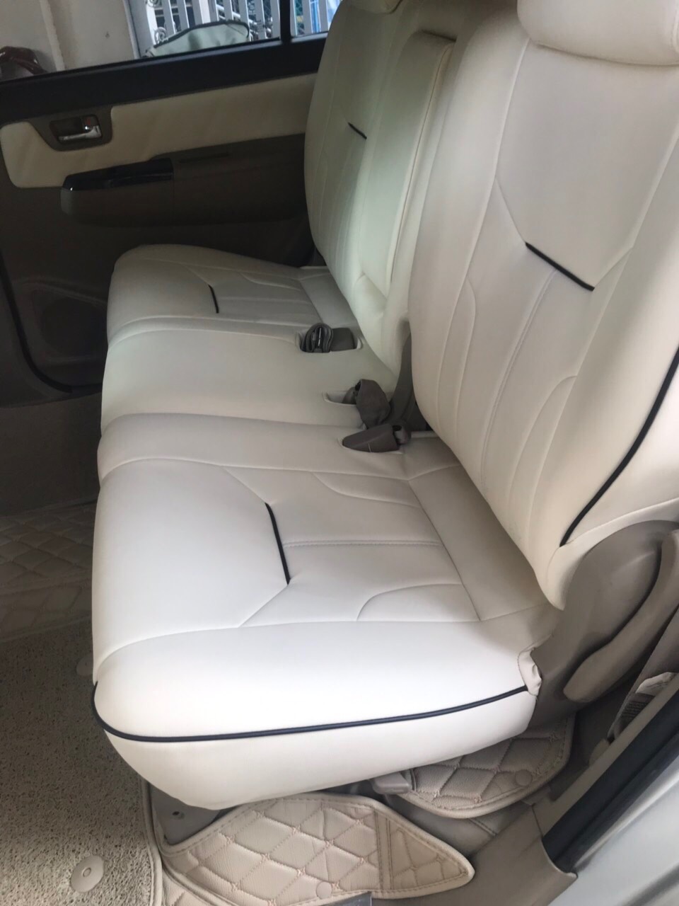 Chỉ với bọc da, nội thất xe hơi của bạn sẽ được “lột xác” và nâng cấp mạnh mẽ. Chỉ với bọc da, nội thất xe hơi của bạn sẽ được “lột xác” và nâng cấp mạnh mẽ.