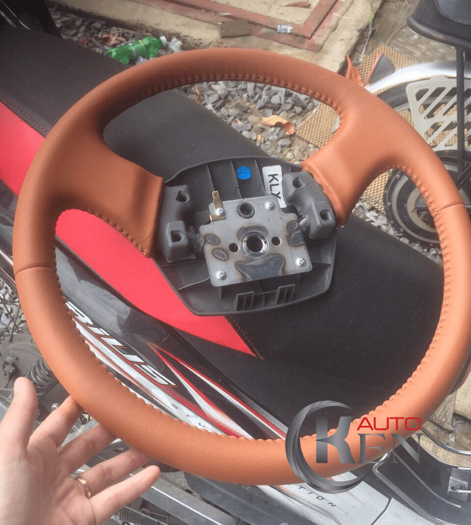 Bọc da vô lăng xịn màu sắc, mẫu mã đa dạng tại KenAuto Bọc da vô lăng xịn màu sắc, mẫu mã đa dạng tại KenAuto