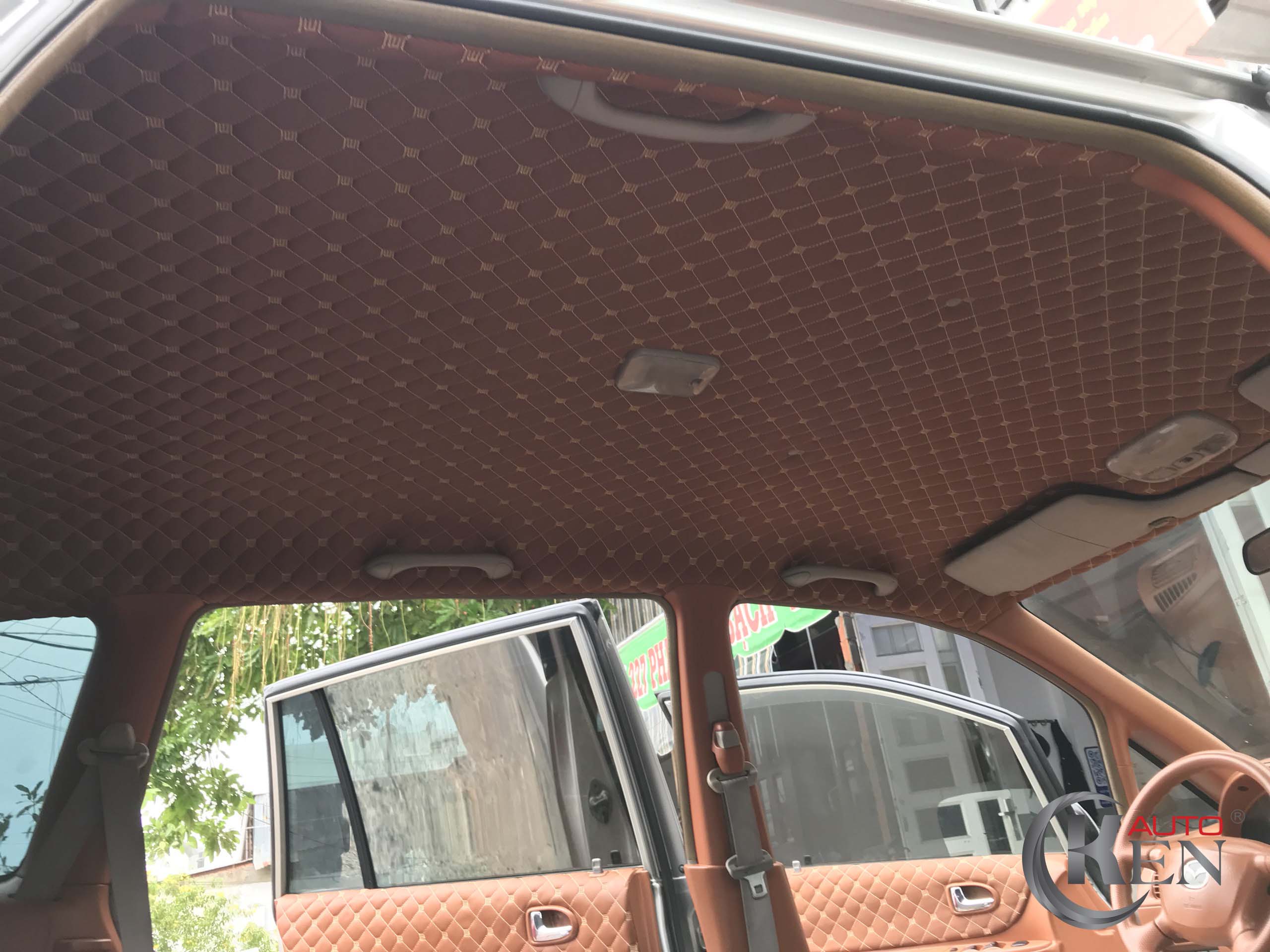 Ốp trần da 5D xe ô tô có thể chống ẩm, hạn chế bụi bẩn tốt. Ốp trần da 5D xe ô tô có thể chống ẩm, hạn chế bụi bẩn tốt.