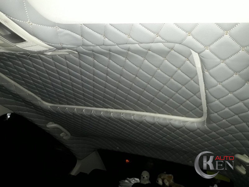 Trần ô tô đẹp giúp không gian nội thất xe trở nên sang trọng hơn Trần ô tô đẹp giúp không gian nội thất xe trở nên sang trọng hơn