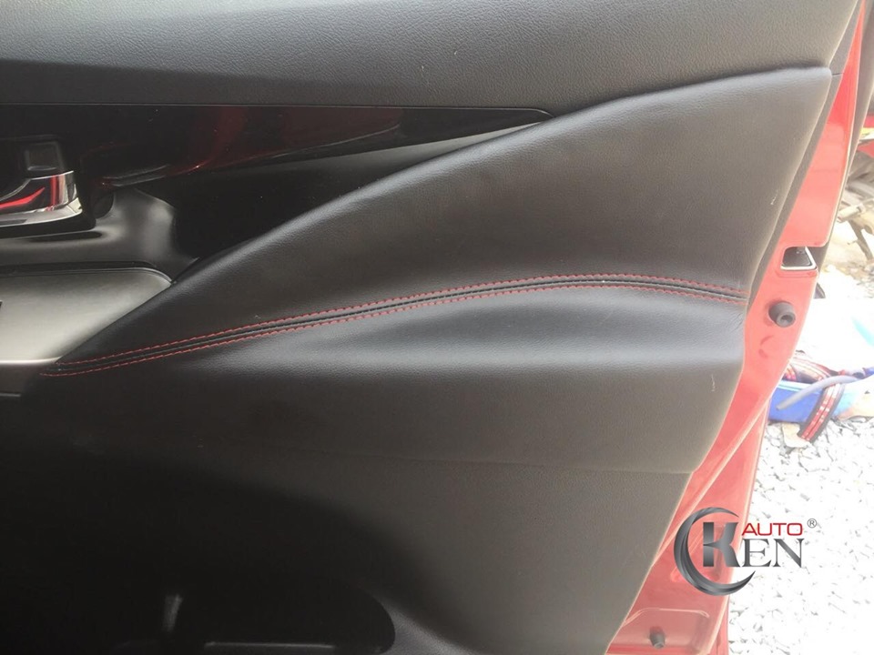 Bọc tapi da công nghiệp cực nét, ôm sát với form zin Bọc tapi da công nghiệp cực nét, ôm sát với form zin