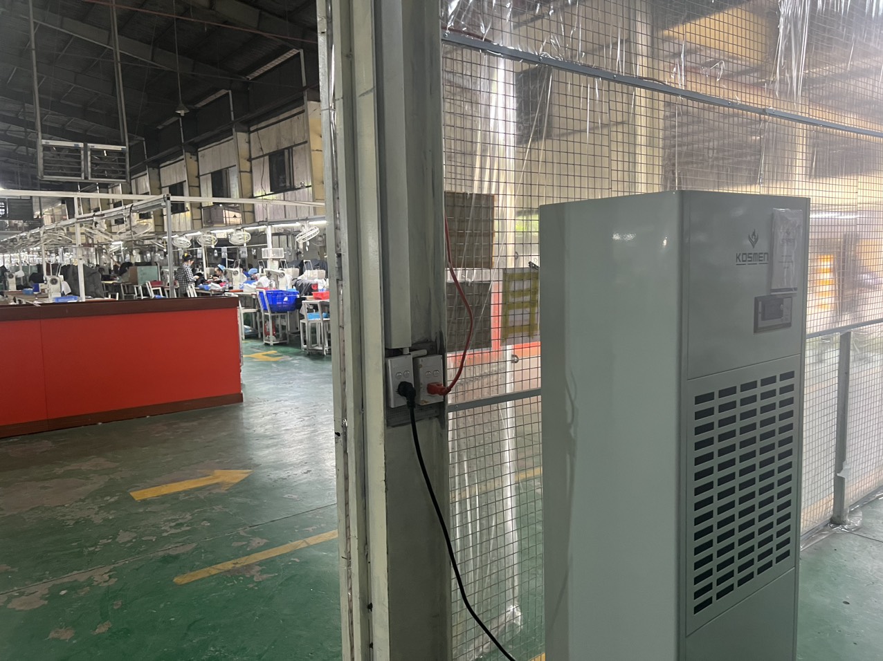 Máy hút ẩm Kosmen KM-180S lắp đặt trong sản xuất bao bì