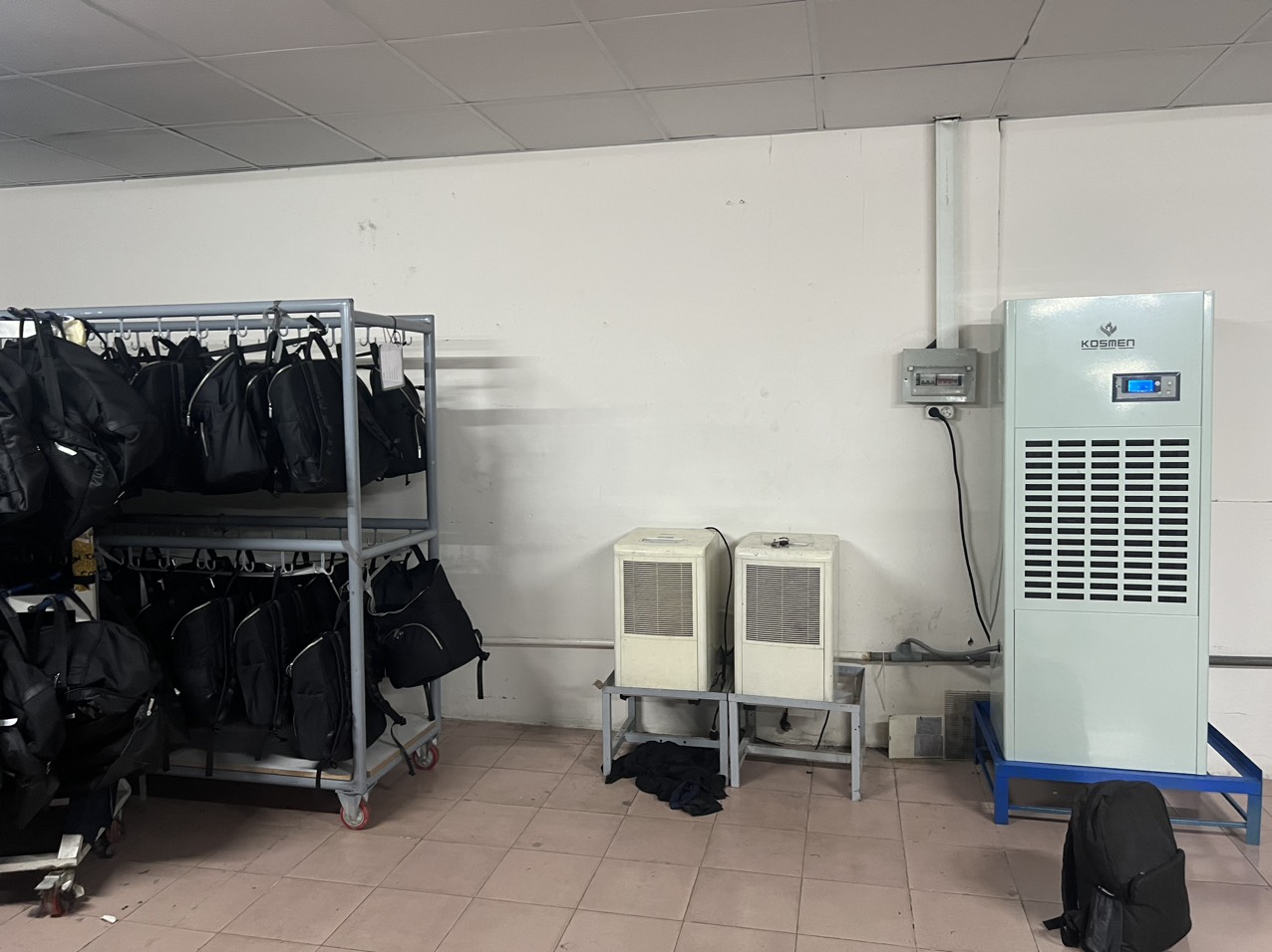 Máy hút ẩm Kosmen KM-180S tích hợp nhiều cơ chế tự động vô cùng tiện ích